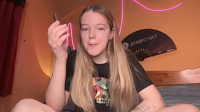 Snapshot of -veranito- chatting on 10/22/25, 03:06 -veranito- online show from 10/22/25, 03:06