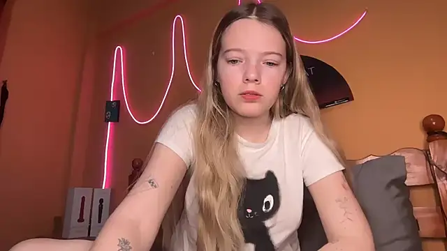 Snapshot of -veranito- chatting on 12/14/25, 03:02 -veranito- online show from 12/14/25, 03:02