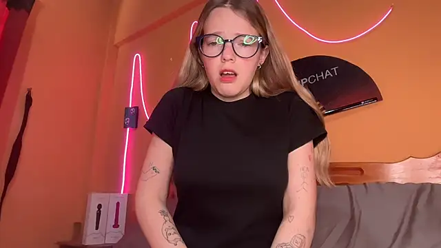 Snapshot of -veranito- chatting on 12/15/25, 09:09 -veranito- online show from 12/15/25, 09:09