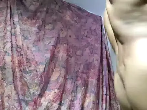 Snapshot of crazylatinguyy chatting on 12/03/24, 03:26 crazylatinguyy online show from 12/03/24, 03:26