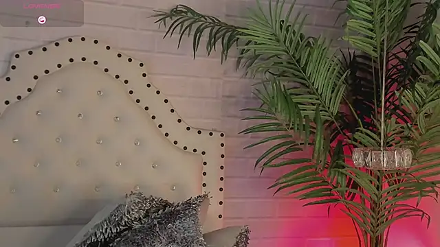  Eurekaa  online show from 02/11/25, 04:44