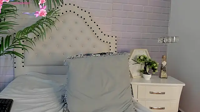  Eurekaa  online show from 03/02/25, 02:41