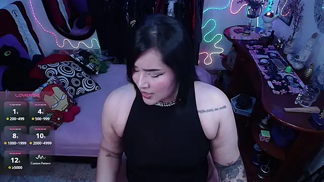 lufek23 online show from 04/17/26, 04:10