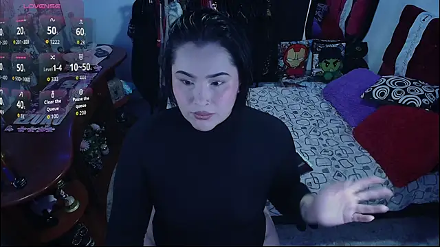 lufek23 online show from 09/25/25, 04:46