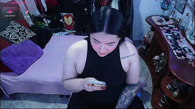 lufek23 online show from 11/26/25, 10:32