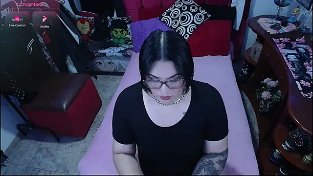 lufek23 online show from 11/13/25, 09:40