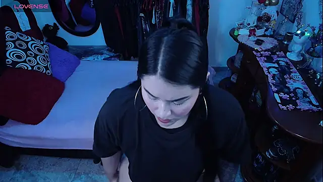 lufek23 online show from 02/15/26, 02:27