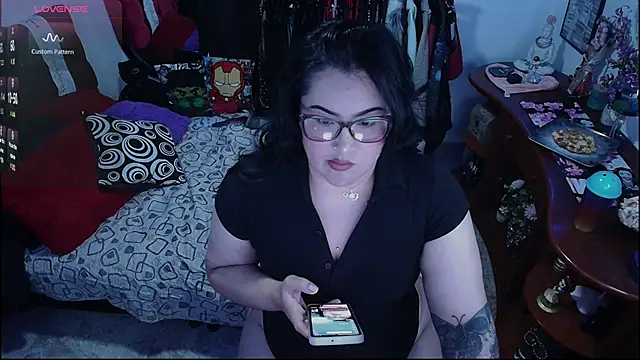 lufek23 online show from 10/04/25, 04:30