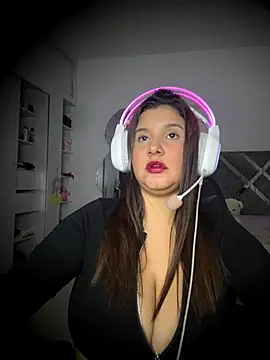 ValleryParker online show from 11/28/25, 07:41