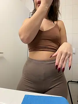 Snapshot of TheCinderella chatting on 01/12/26, 04:36 TheCinderella online show from 01/12/26, 04:36