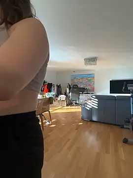 Snapshot of TheCinderella chatting on 02/03/26, 02:44 TheCinderella online show from 02/03/26, 02:44