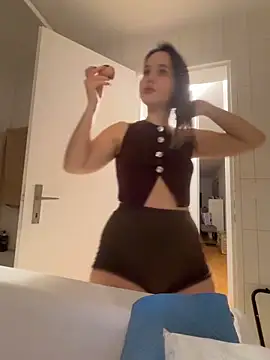 Snapshot of TheCinderella chatting on 01/07/26, 10:48 TheCinderella online show from 01/07/26, 10:48