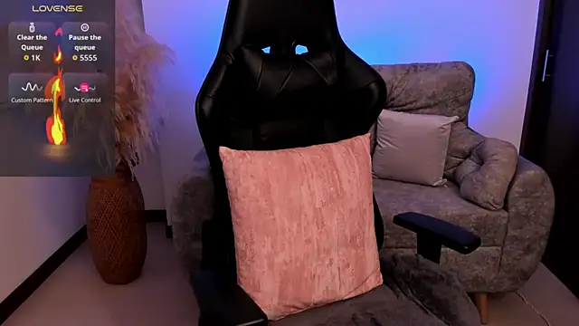 chloerossi online show from 05/11/26, 04:03