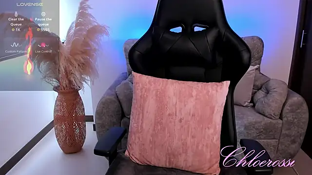 chloerossi online show from 04/07/26, 06:32