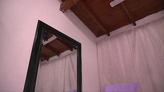 danna berlin  online show from 09/22/25, 07:20