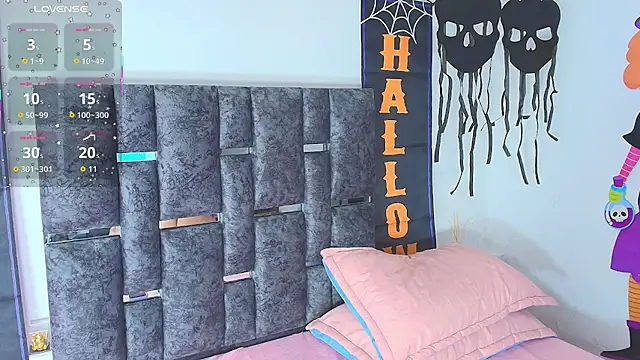 Natasharuso online show from 10/29/25, 10:36