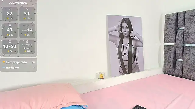 Natasharuso online show from 11/27/25, 12:05