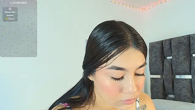 Natasharuso online show from 12/16/25, 01:37