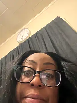 Snapshot of Goddesskarisma chatting on 11/12/25, 03:32 Goddesskarisma online show from 11/12/25, 03:32