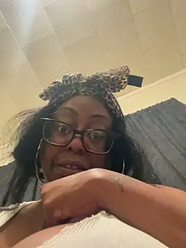 Snapshot of Goddesskarisma chatting on 10/08/25, 02:46 Goddesskarisma online show from 10/08/25, 02:46