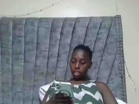 Snapshot of Dizzydose chatting on 06/11/26, 04:59 Dizzydose online show from 06/11/26, 04:59