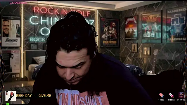 Snapshot of chino_roz chatting on 06/20/26, 06:29 chino roz online show from 06/20/26, 06:29