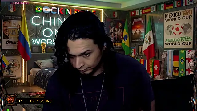 Snapshot of chino_roz chatting on 07/06/26, 07:59 chino roz online show from 07/06/26, 07:59