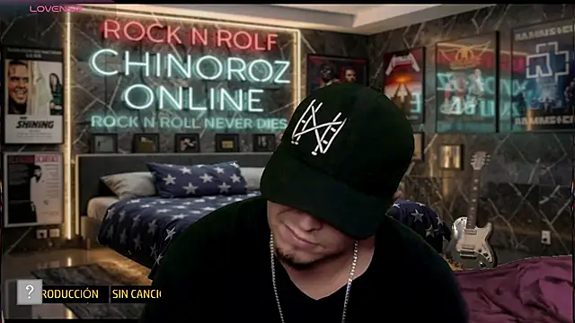Snapshot of chino_roz chatting on 06/15/26, 11:04 chino roz online show from 06/15/26, 11:04