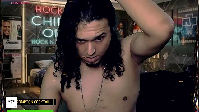 Snapshot of chino_roz chatting on 06/27/26, 12:22 chino roz online show from 06/27/26, 12:22