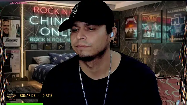 Snapshot of chino_roz chatting on 06/11/26, 11:57 chino roz online show from 06/11/26, 11:57
