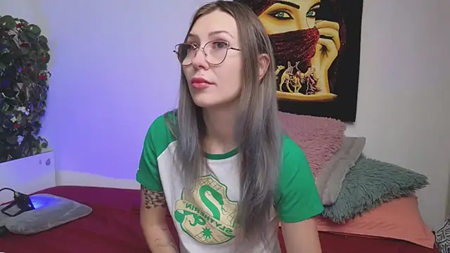 KrisztyAna online show from 12/04/25, 04:22