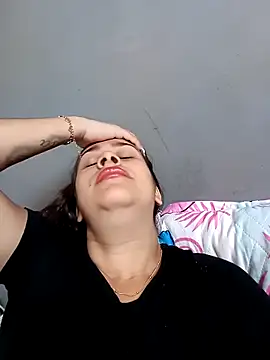 Latina sexy1 online show from 03/11/26, 04:12