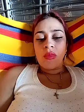 Snapshot of Latina_sexy1 chatting on 06/30/26, 01:33 Latina sexy1 online show from 06/30/26, 01:33