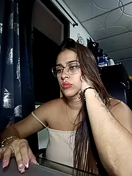 Latina sexy1 online show from 03/03/26, 02:40
