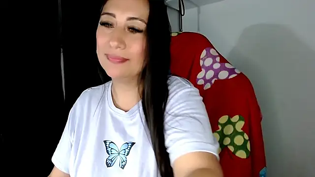 Snapshot of carolinalovee_ chatting on 01/16/25, 05:11 carolinalovee online show from 01/16/25, 05:11