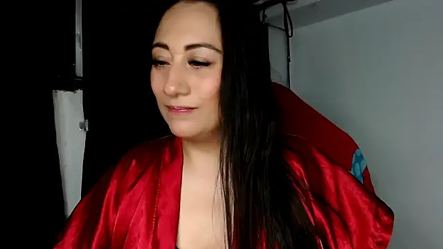 Snapshot of carolinalovee_ chatting on 01/21/25, 03:48 carolinalovee online show from 01/21/25, 03:48