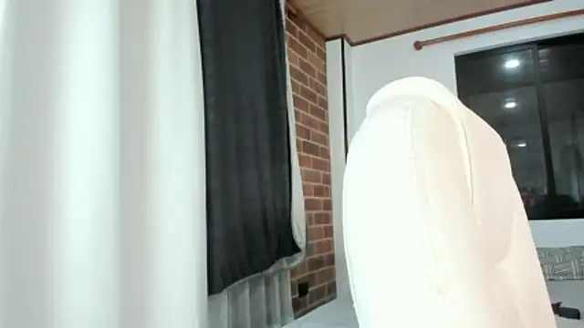 adila anich online show from 11/27/25, 02:01