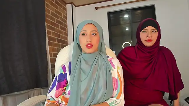 adila anich online show from 11/05/25, 11:52