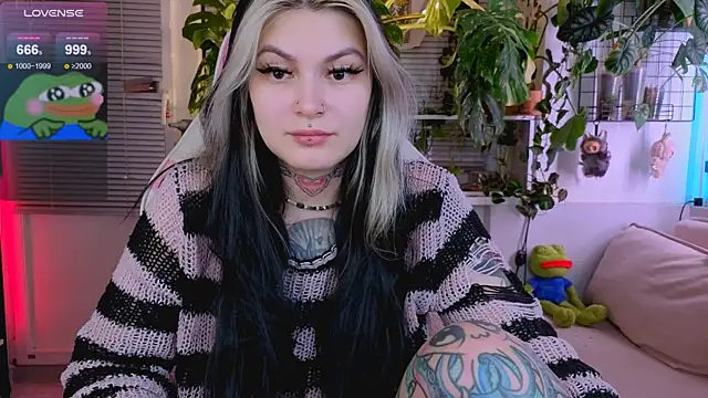 Snapshot of jelya_sg chatting on 12/17/25, 12:43 jelya sg online show from 12/17/25, 12:43