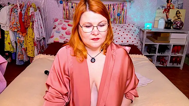 UrSexyMilf online show from 03/03/26, 08:21
