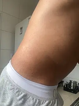 Snapshot of grosso-pau chatting on 11/16/25, 05:17 grosso-pau online show from 11/16/25, 05:17