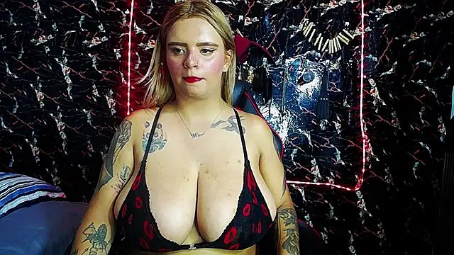 mia boobs hot online show from 11/07/25, 10:46