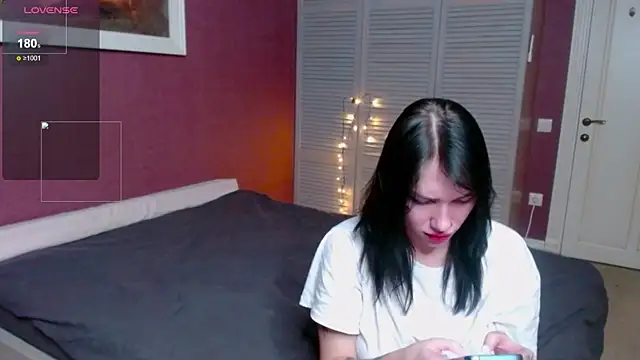 Laura Key online show from 10/29/25, 08:30