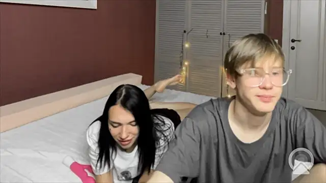 Laura Key online show from 10/27/25, 08:54