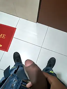 Snapshot of N-lS chatting on 03/02/26, 02:13 N-lS online show from 03/02/26, 02:13