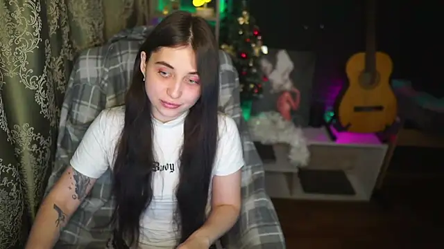 delicatedBailey online show from 02/15/25, 03:17