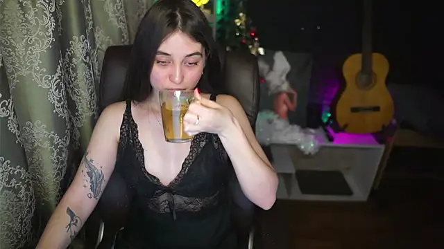 delicatedBailey online show from 02/11/25, 05:37