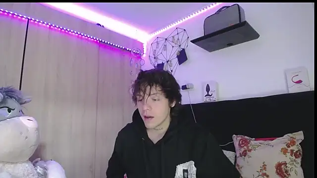 Santiago kiler online show from 03/20/26, 01:56