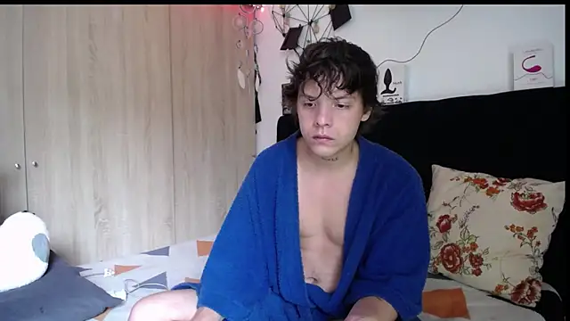 Snapshot of Santiago_kiler chatting on 02/24/26, 06:20 Santiago kiler online show from 02/24/26, 06:20