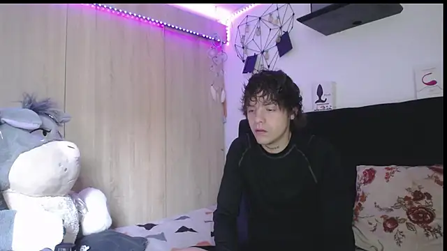 Santiago kiler online show from 03/31/26, 01:57